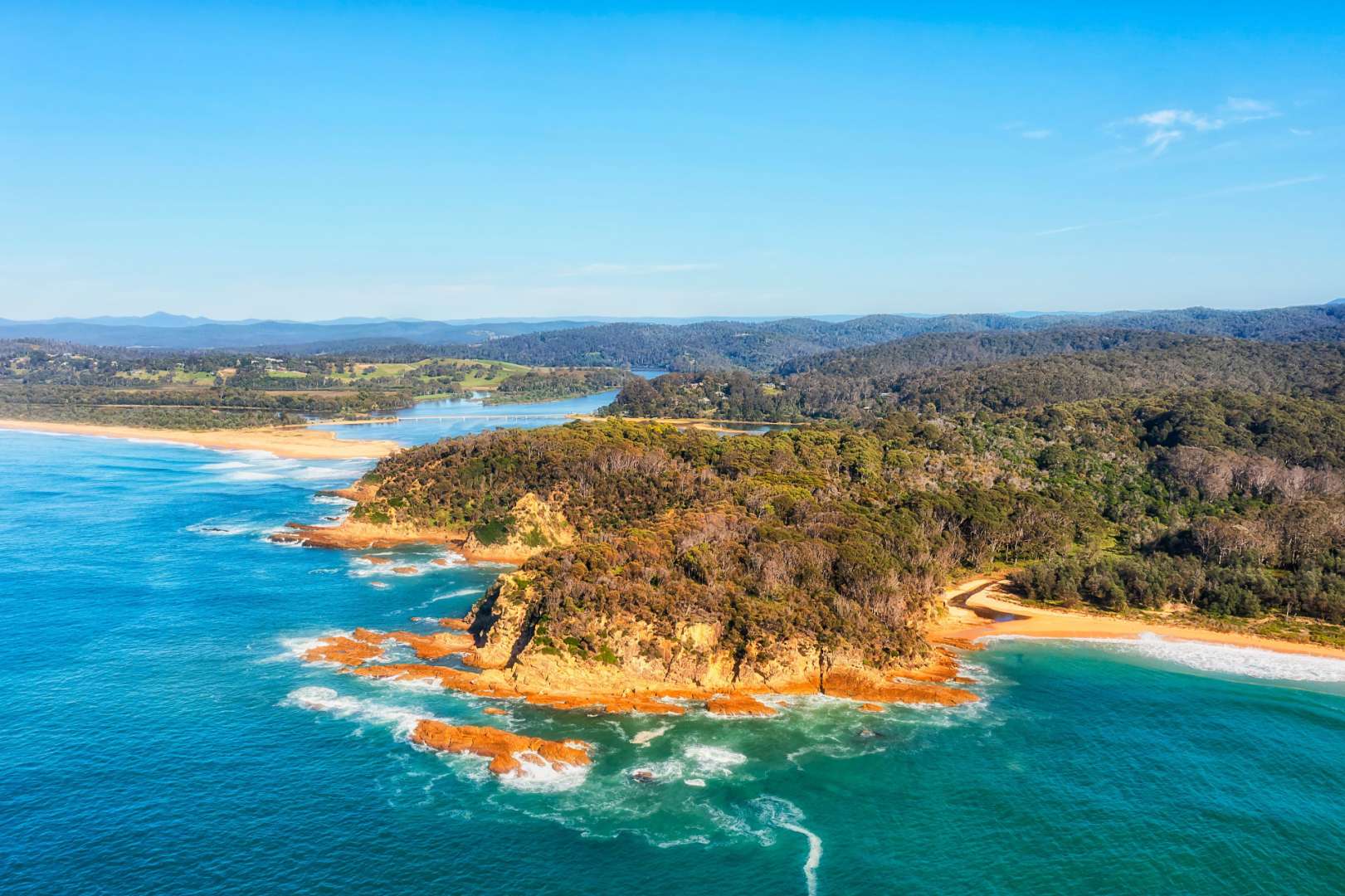 Dunkelblaues Wasser: Sapphire Coast