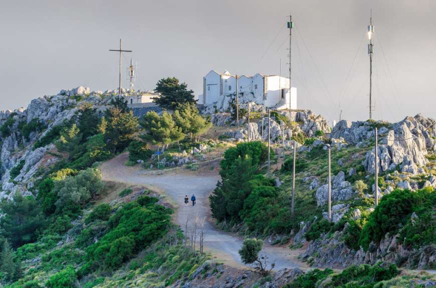 Kapelle an der „Nasenspitze von Zeus“: Berg Jouchtas