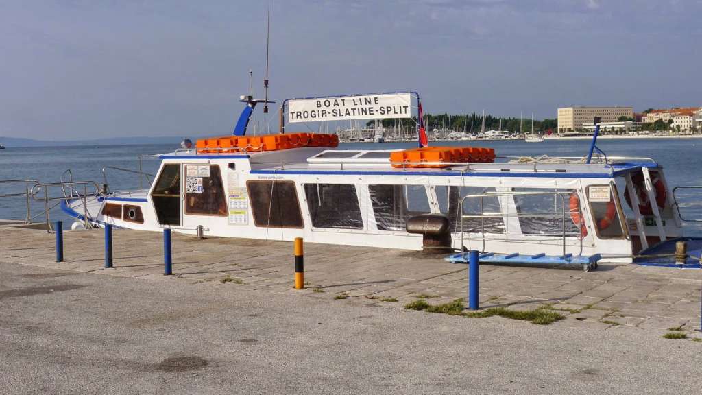 Autofrei nach Split: Personenfähre
