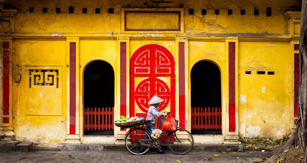 Hanoi: Straßenverkäuferin