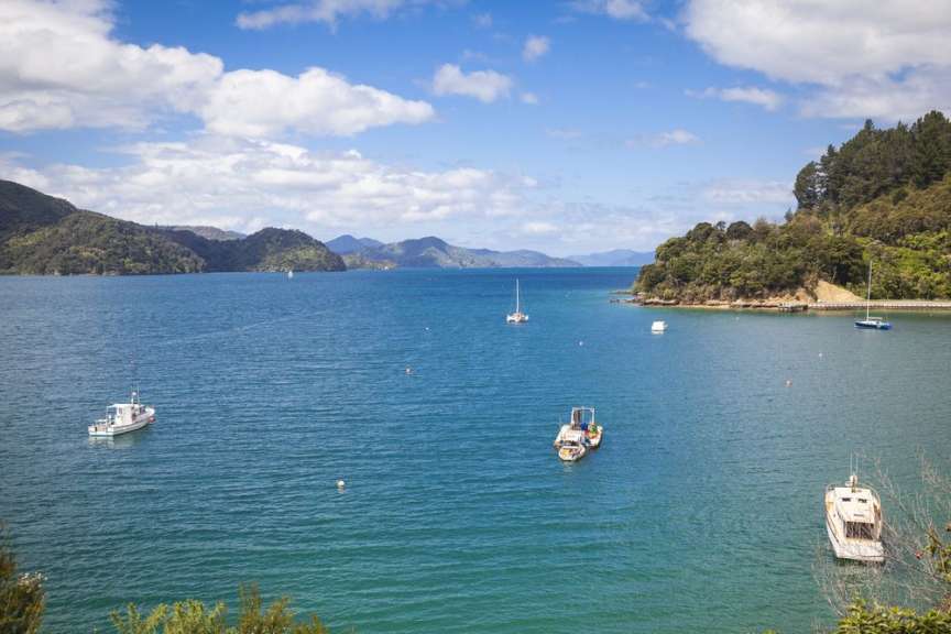 Anfahrt und Abfahrt zur Wanderung per Wassertaxi