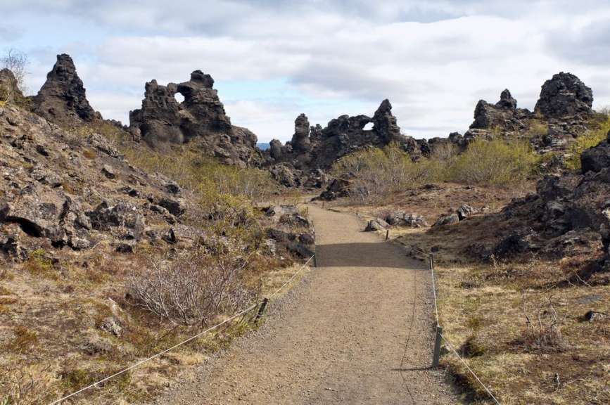 Dunkle Burgen: Dimmuborgir
