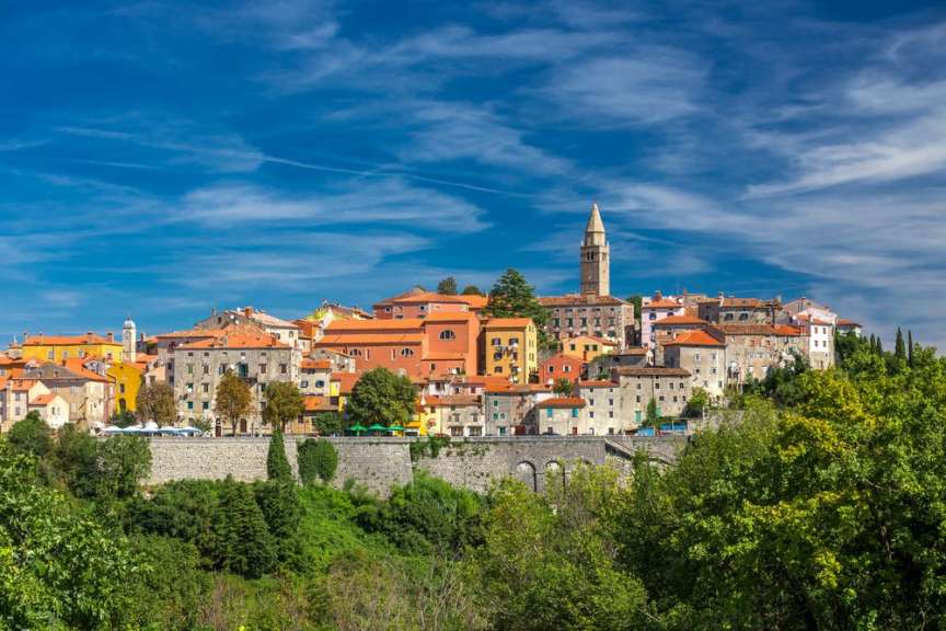 Blick auf die Küste: Künstlernest Labin