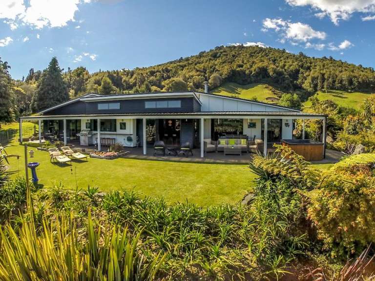 An den Hängen des Mount Ngongotaha: Lodge mit Weitblick