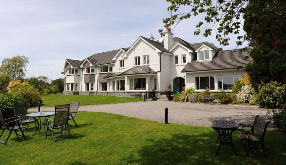 Blick auf den Lower Lake: Country Hotel bei Killarney