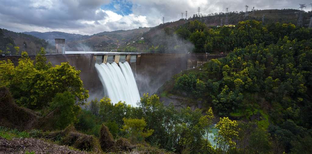 Grünes Idyll: Barragem de Caniçada