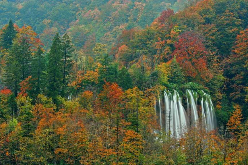 Zwischen den oberen Seen: Prstavac Wasserfälle
