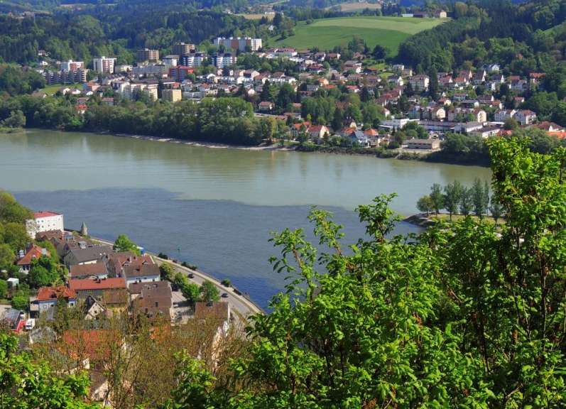 Dreifarbig: Donau am Dreiflüsseeck