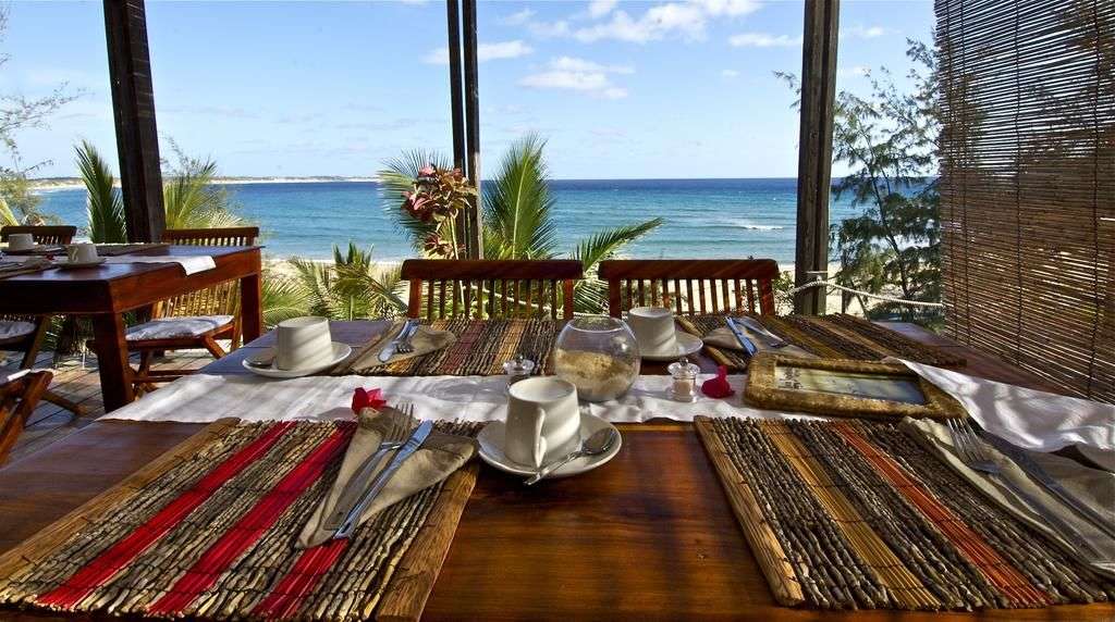 Direkt hinter der Düne: Gästehaus bei Tofo