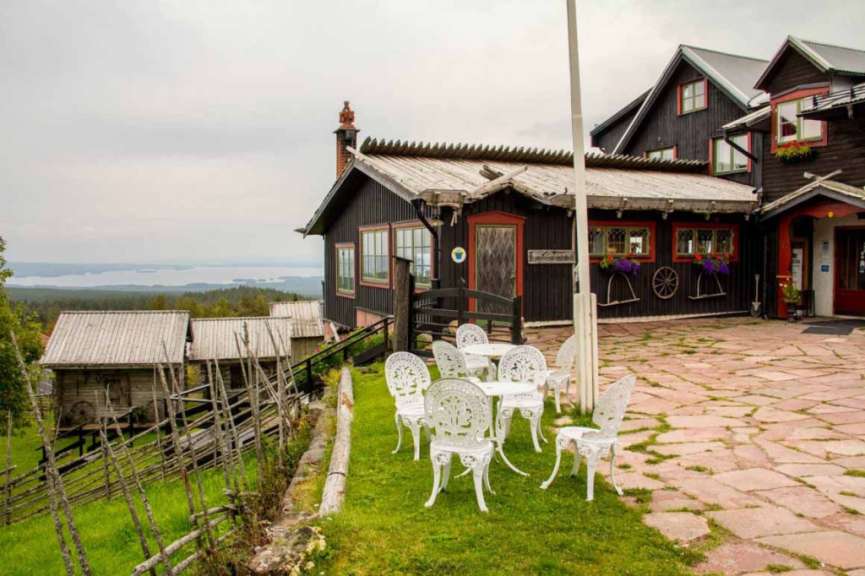 Inmitten von Weideland: Hotel am Orsasee