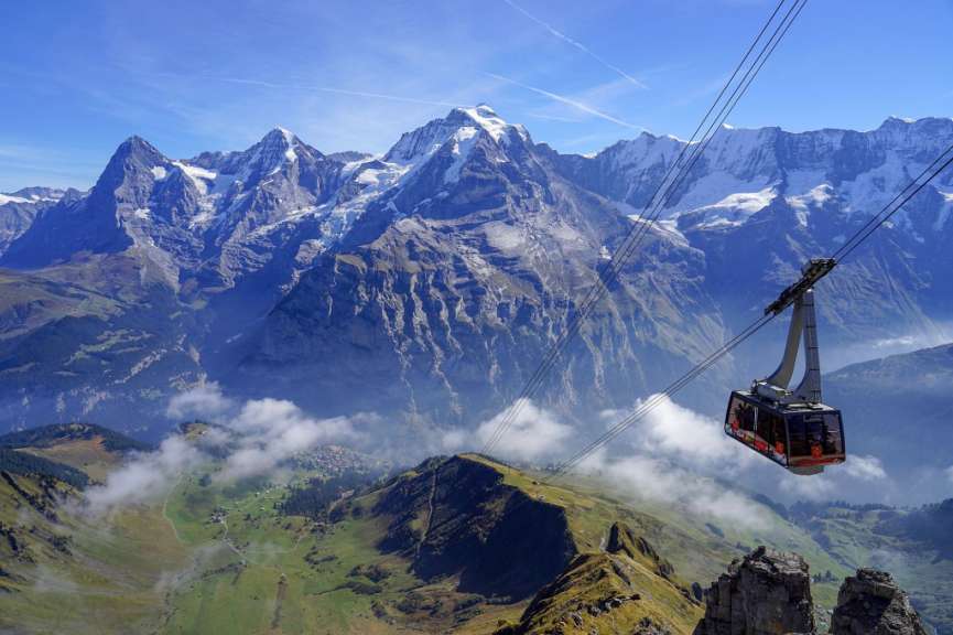 Mit der Seilbahn zum Gipfel: Schilthorn