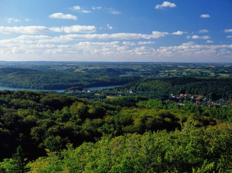 Blick über die Kaschubische Schweiz: Aussichtspunkt Wieżyca