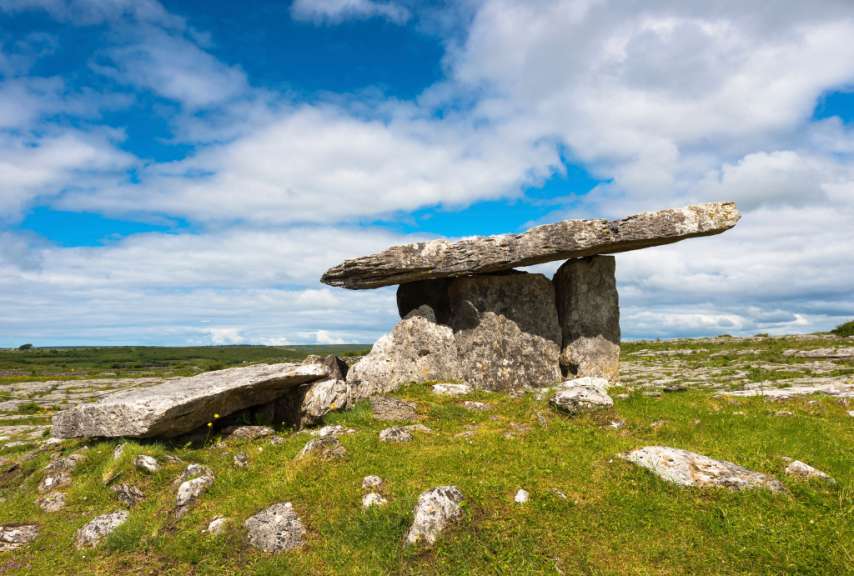 Am Burren Way: Poulnabrone-Dolmen