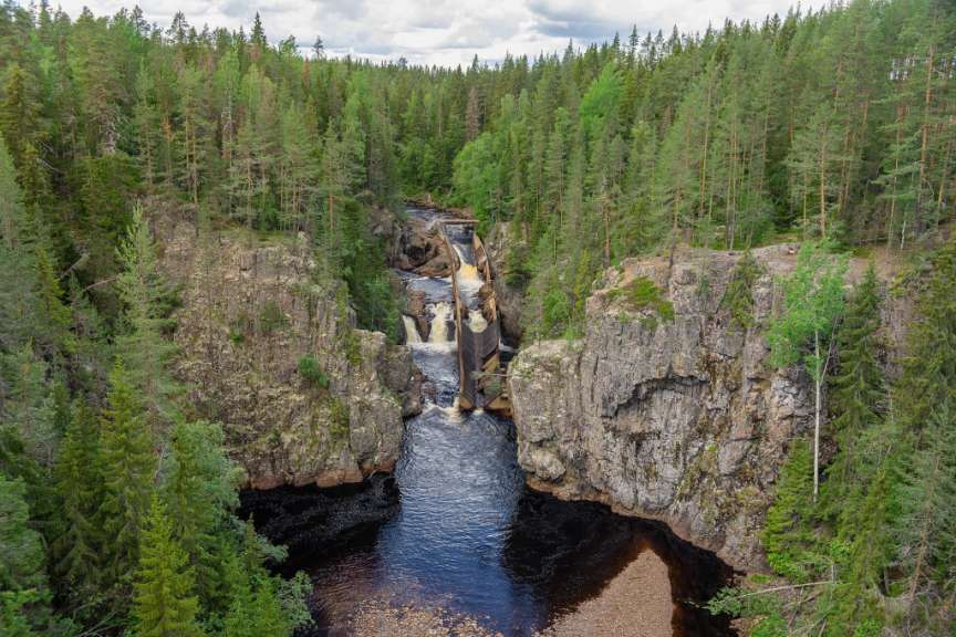 Donnernder Wasserfall: Helvetesfallet