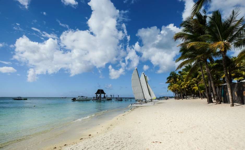 Weißer Sand, soweit das Auge reicht : Trou aux Biches