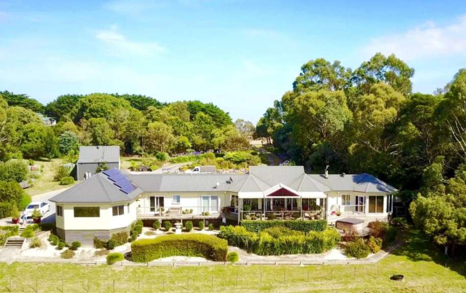 Blühender Garten: Villa in Foster