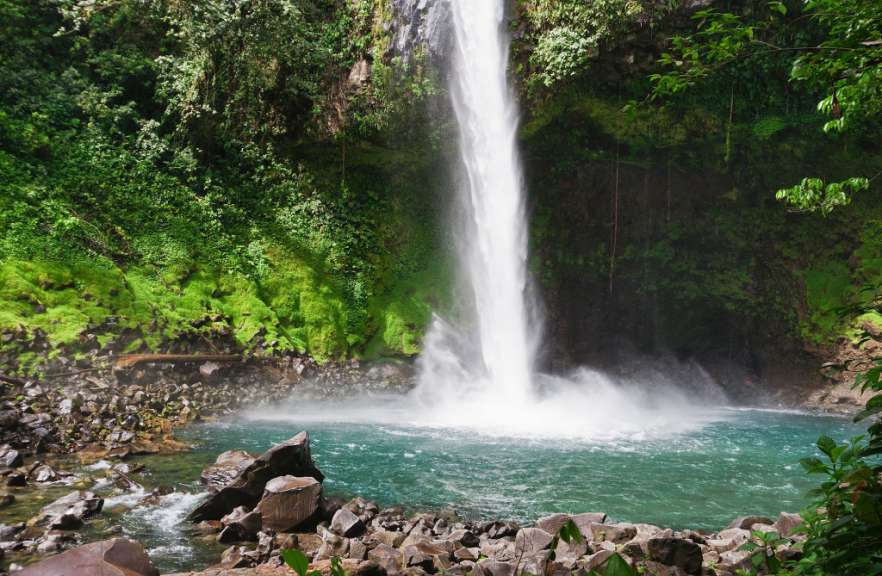 Über 70 Meter hoch: La Fortuna