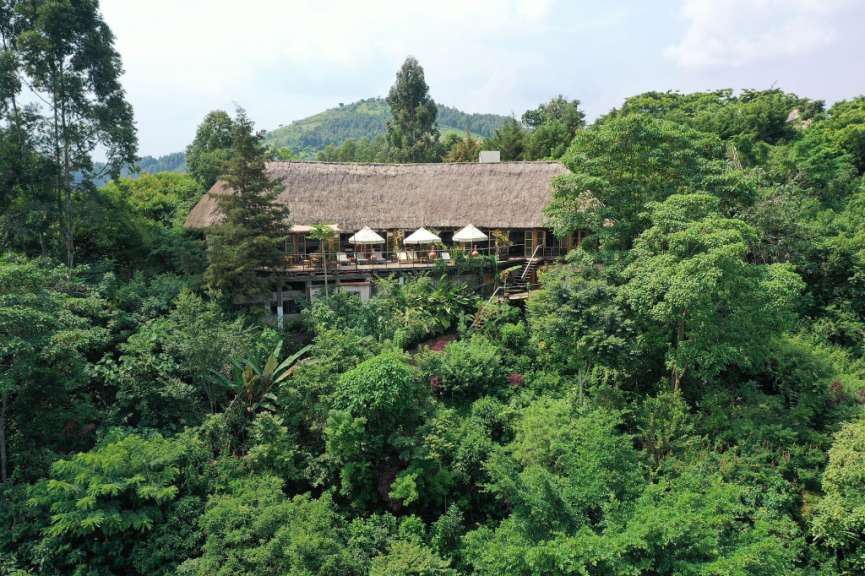 Eingebettet in endlosem Grün: Lodge bei Fort Portal