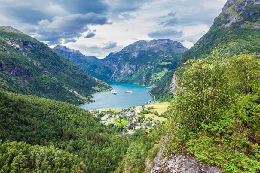 Idyllische Lage am Ende des Fjords: Geiranger
