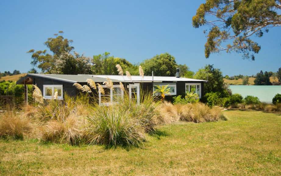 Am Ufer des Waimea Inlet: Cottages bei Mapua
