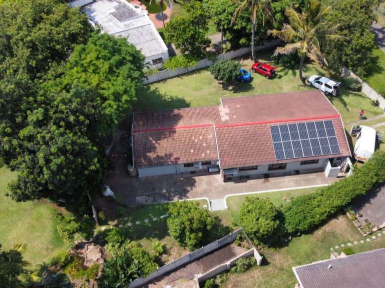 Umfulana-Büro in Salt Rock: Photovoltaik-Anlage