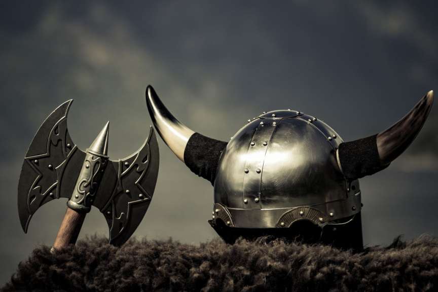 Viking Helm mit Axt