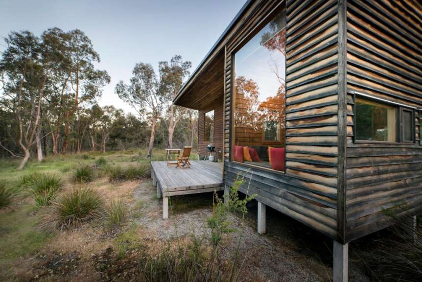 Balkon mit Blick in die Wildnis
