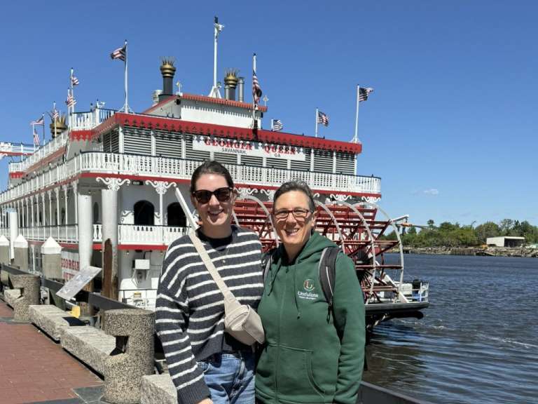 Jacqueline Schütz und Elke Metternich in Savannah