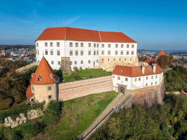 Hoch über der Stadt: Schloss Ptuj