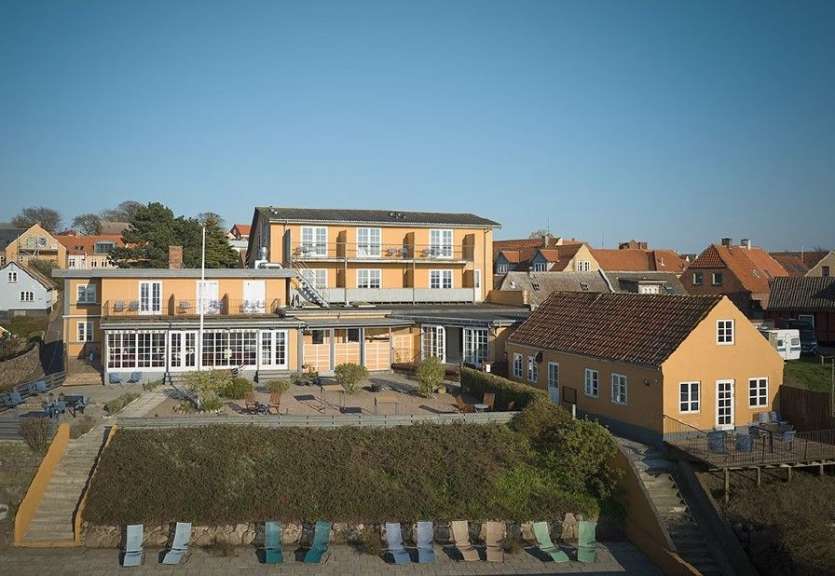 Blickt auf den Hafen: Hotel auf Bornholm