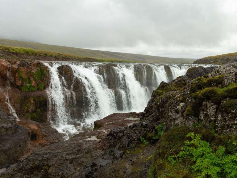 Die Wasserfälle des Kolugljúfur Canyon