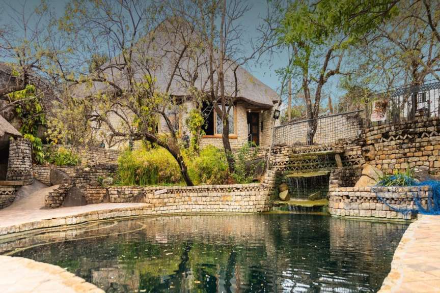Strohgedeckte Bungalows: Lodge in Masvingo