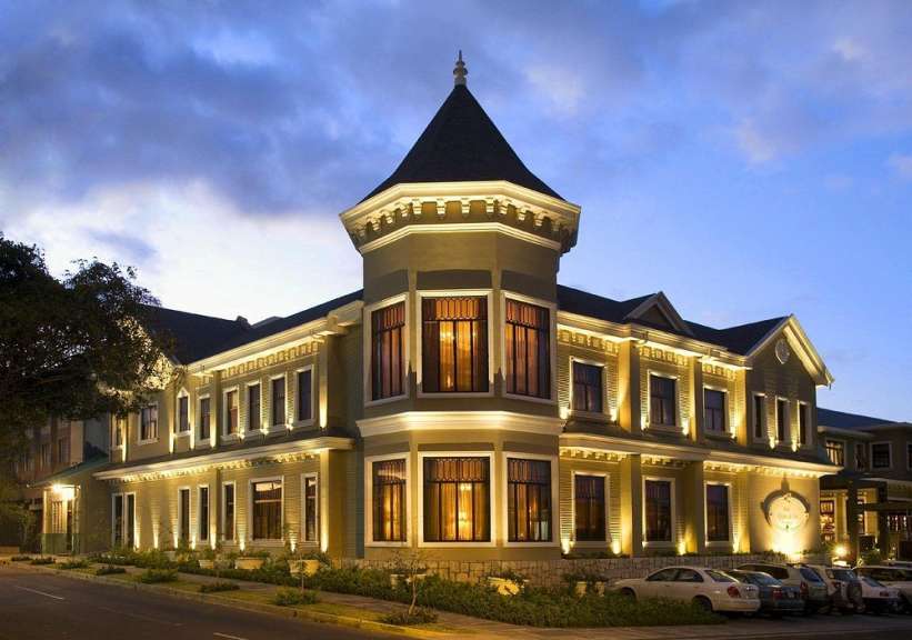 Gebäude im Kolonialstil: Stadthotel am Paseo Colon