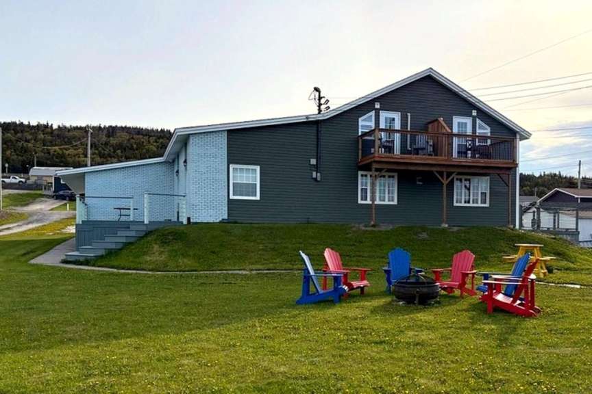 Blick auf die Küste: Strandhaus in Rocky Harbour