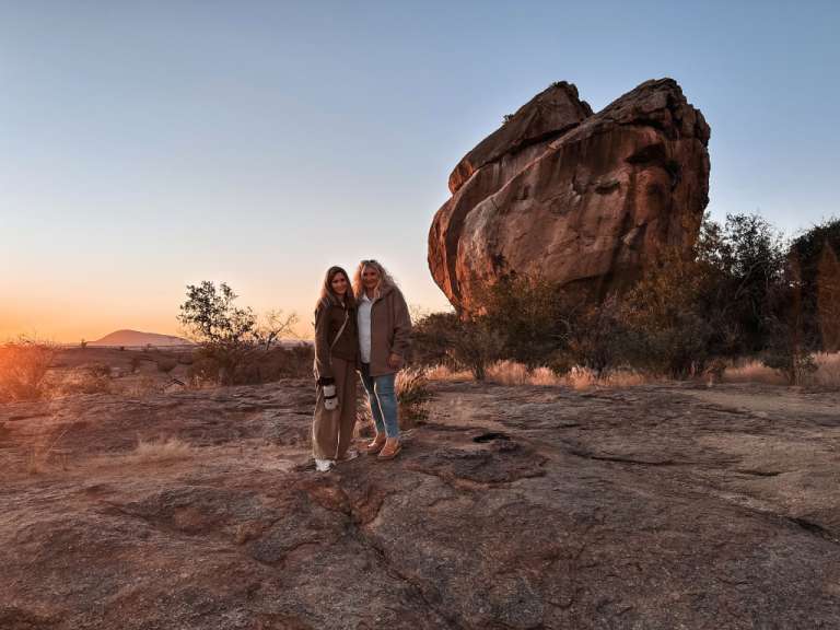 Abendstimmung zwischen riesigen Felskugeln im Erongo Gebirge