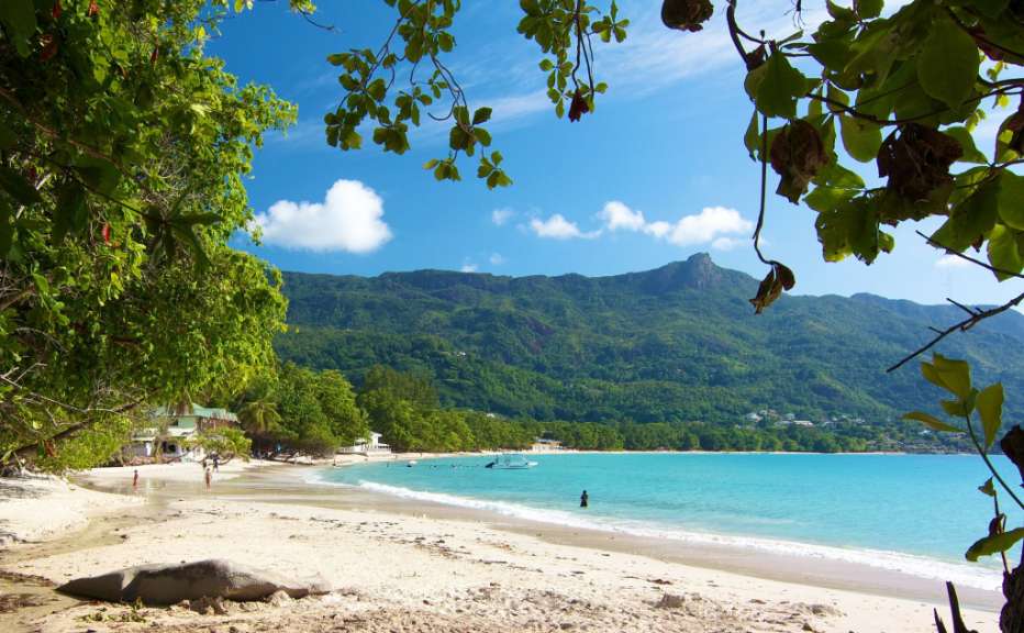 1,5 km Sandstrand: Beau Vallon Bay bei Victoria