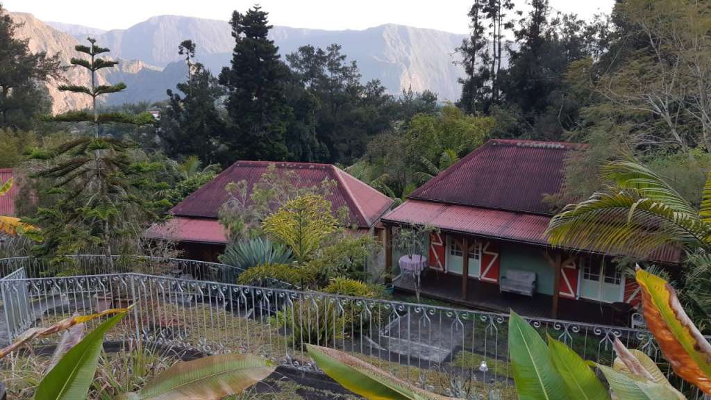Blick auf die Salazie-Gruppe: Familienhotel in Hell-Bourg