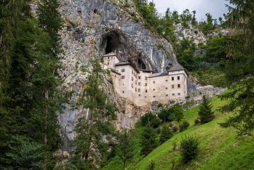 In den Berg hinein gebaut: Burg Predjama