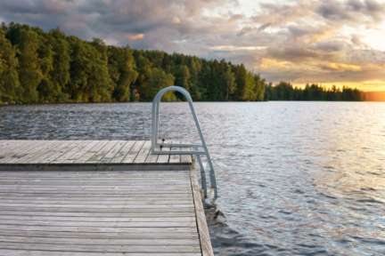 Frischer Start in den Tag: See