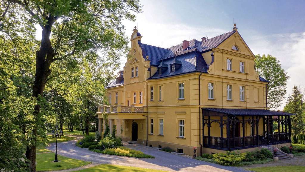 private Atmosphäre: Schloss in Niederschlesien