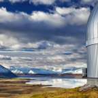 Lake Tekapo zu Füßen: Mount John mit Observatorium