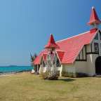 Kirche mit rotem Dach am Cap Malheureux