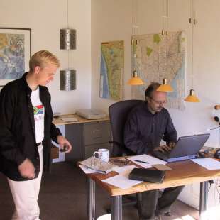 Ideenschmiede: Garagenbüro Hermannsburg, Südafrika