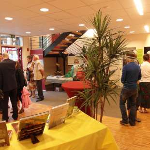 2011 September: Wir feiern die Eröffnung.