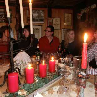 2012 Weihnachtsfeier: ganz urig in einer Waldhütte