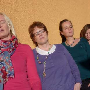 Sonne tanken in der Mittagspause