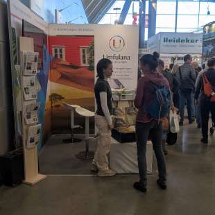 Wir führen viele Gespräche und treffen Reiselustige