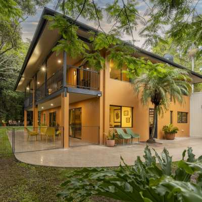 über 100 Säugetier- und Vogelarten rund um die Lodge