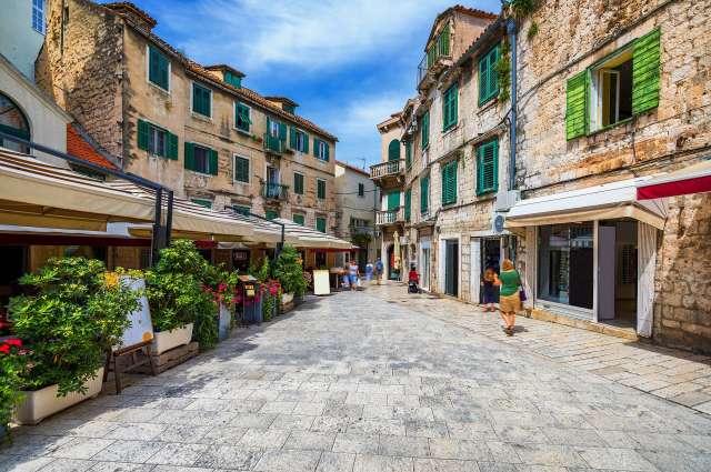 Straße im historischen Zentrum von Split, Kroatien
