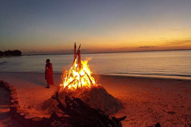 Lagerfeuer am Strand von Sansibar – ©Kerstin Pesch